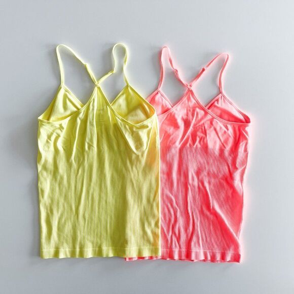 No boundaries // sports tanks // size L/XL // EUC - Picture 5 of 6